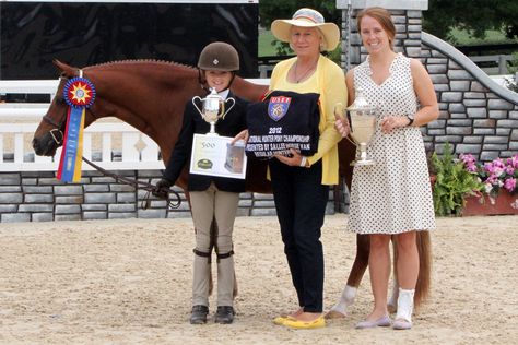 Madeline Schaefer and Hi Lite are presented with the Grand Pony Hunter Championship at the 2012 US Pony Finals. http://phelpsmediagroup.com/viewarticle.php?id=6994 Pony Finals, Cute Pony, Tiny Animals, Big Hearts, Pony Horse, Dream Barn, Hunter Jumper, Horse Stuff, Dream Board