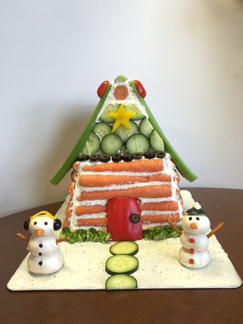 Vegetable Gingerbread House, Veggie Gingerbread House, Vegan Gingerbread House, Traditional Gingerbread, Christmas Cheese Boards, Christmas Cheese, Vegan Gingerbread, Ball Ideas, Easy Food Art