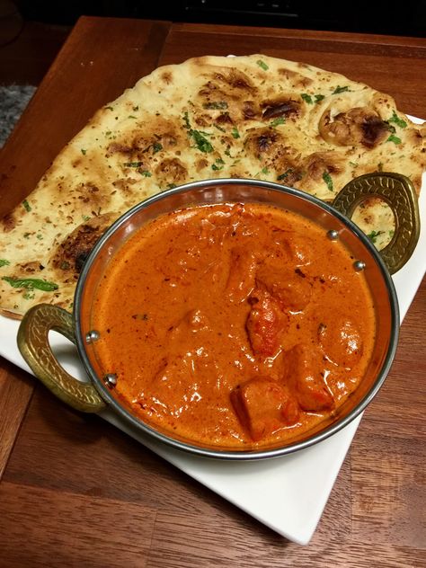 Tasty Naan and Butter Chicken Butter Chicken And Naan Aesthetic, Naan And Butter Chicken, Butter Chicken Aesthetic, Naan Butter Chicken, Butter Chicken And Naan, Butter Chicken With Naan, Butter Chicken Naan, Naan And Curry, Chicken Tikka Curry