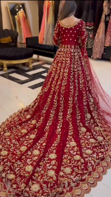 Red Bridal Maxi design color huge size of back tale with net dupatta corner embroided border Tail Maxi Dress Pakistani, Maxi Dress Pakistani, Bridle Dress, Bridal Maxi, Maxi Design, Long Trail, Net Dupatta, Red Wedding, Bridal Lehenga