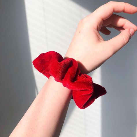 Christmas Bridal Shower, Red Scrunchie, Minimalist Hair Accessories, Red Hair Accessories, Diy Hair Scrunchies, Minimalist Hair, Handmade Scrunchie, Bright Red Hair, Velvet Scrunchie