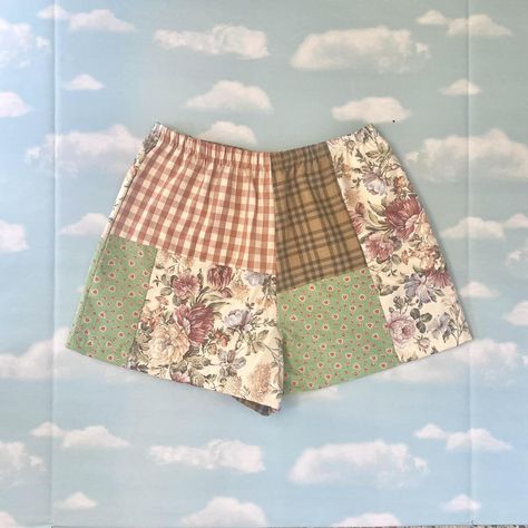 Handmade Floral Plaid Patchwork Shorts Designed... - Depop Patchwork Shorts Diy, Diy Boxer Shorts, Adst Projects, Patchwork Sewing Ideas, Patchwork Clothes Diy Free Pattern, Patchwork Shirt Diy, Patchwork Sewing Projects, Patchwork Clothes Diy, Quilted Shorts