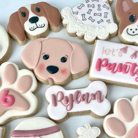 Samantha on Instagram: "Come, Sit and Play! 🐶🎉🐾 I mean how cute is this birthday theme?! . . . . . . . #sugarcookies #decoratedsugarcookies #willowparkcookies #aledocookies #fortworthcookies #fortworth #puppycookie #puppycookies #pawcookies #pawty #pawtycookies #bonecookies #dog #dogcookies #woofcookies #birthdaycookies #happybirthdaycookies #collarcookies" Puppy Cookies, Dog Birthday Party Cookies, Dog Birthday Cookies, Puppy Birthday Party Cookies, Dog Sugar Cookies Decorated, Dog Decorated Cookies, Puppy Birthday Cookies, Dog Themed Birthday Party Cookies, Dog Sugar Cookies