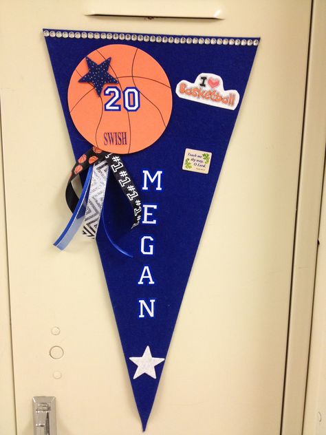 Girls BB Locker Decorations Pennants, lettering, ribbons & some bling Athletic Locker Decorations, Sport Locker Decorations, Locker Signs Basketball, Locker Decorations Ideas For Sports, Cheerleader Locker Decorations Ideas, Locker Decorations For Sports, Basketball Locker Signs, Soccer Locker Decorations, Sports Locker Decorations