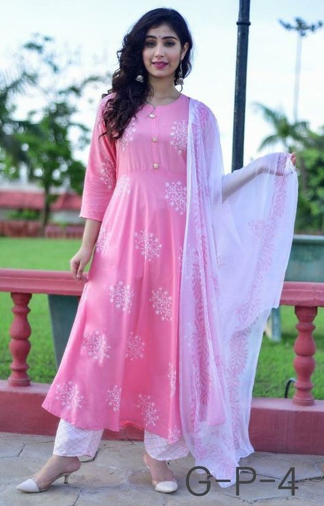 Kurta And Plazo, Girls Kurti, Ethnic Dresses, Simple Kurti Designs, Long Kurti Designs, Cotton Kurti Designs, Anarkali Kurta, Kurti Designs Party Wear, Pakistani Dress