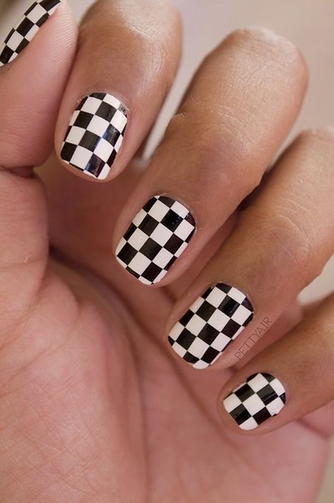 Checkered Nail Art, Checkered Nails, White Nail Designs, Nail Stamping Plates, Great Nails, Nail Patterns, Girls Nails, Halloween Nail Art, Prom Nails