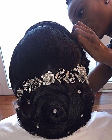 Maybe for the reception, but want a veil for wedding African Wedding Hairstyles, Black Brides Hairstyles, Natural Hair Wedding, Wedding Haircut, Gorgeous Wedding Makeup, Unique Wedding Hairstyles, Black Wedding Hairstyles, Natural Wedding Hairstyles, Quince Hairstyles With Crown