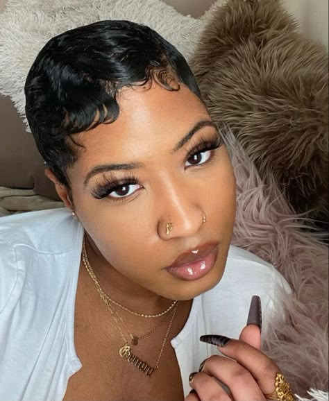 Finger Waves Short Hair, Easy Short Haircuts, Finger Wave Hair, Short Shaved Hairstyles, Natural Hair Short Cuts, Short Hair Pixie Cuts, Finger Waves, Short Sassy Hair, Sassy Hair