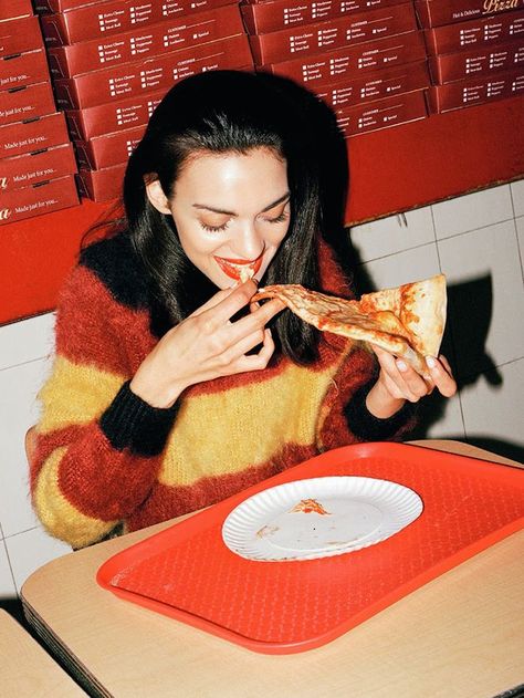 Today in Science: To Stop Your Cravings, You Need to Cut Out This Ingredient via @ByrdieBeauty Stock Photography Ideas, Ny Pizza, Pizza Photo, Pizza Branding, Food Art Photography, Food And Nutrition, Fashion Model Poses, Food Photography Styling, Vogue Australia