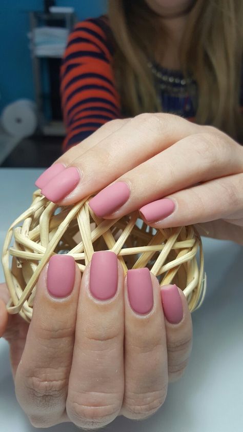 Pink matte Rustic Pink Nails, Matte Dusty Rose Nails, Matte Pink Gel Nails, Dark Pink Matte Nails, Matte Rose Nails, Spring Matte Nail Colors, Mat Pink Nails, Matte Light Pink Nails, Matte Pink Acrylic Nails