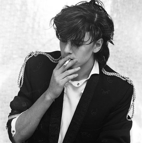 John Taylor smokin hot!!  - era il mio grande amore quando ero giovane :D.... Man With Long Hair, Nigel John Taylor, Nick Rhodes, Simon Le Bon, Bass Guitarist, Roger Taylor, John Taylor, Duran Duran, New Romantics