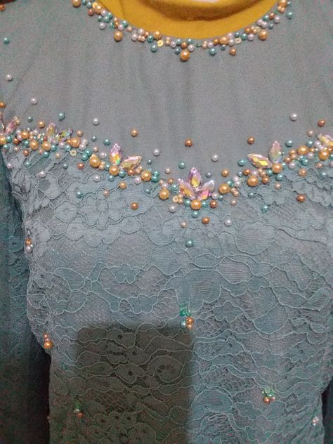 Payet Dada, Payet Leher, Model Payet, Payet Kebaya, Manik Manik, Hand Beaded Embroidery, Kurta Neck Design, Pola Sulam, Pakistani Dresses