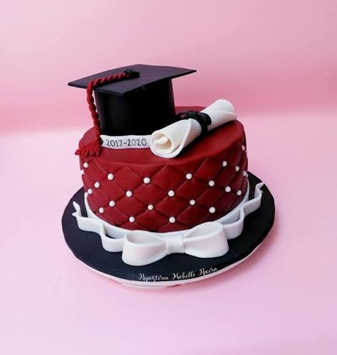 Maroon Graduation Cake, Red And Black Graduation Cake, Lawyer Cake, Painted Picnic Tables, Graduation Cake Designs, Graduation Hairstyles With Cap, Graduation Party Cake, Gold Graduation Party, Pink Birthday Cakes