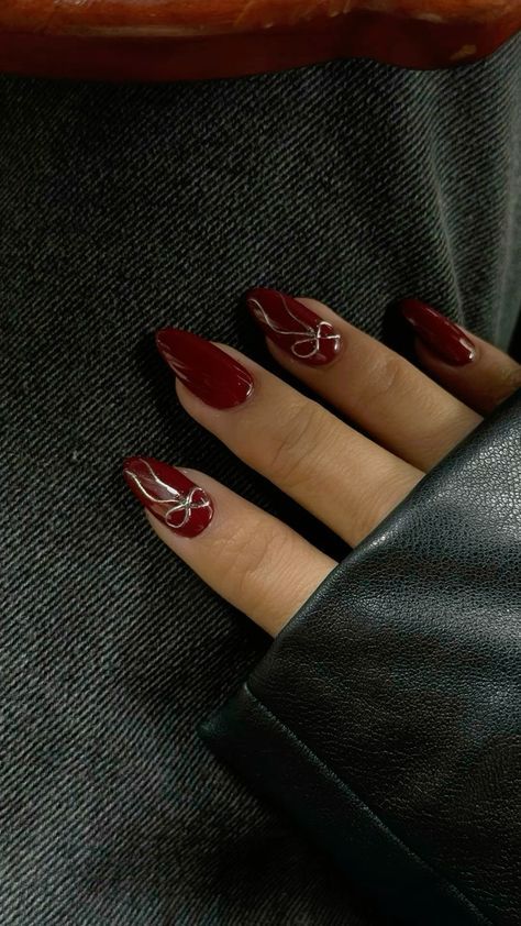 Nails To Go With Maroon Dress, Red Patterned Nails, Oval Burgundy Nails, Nails With Burgundy Dress, Dark Romance Nails, Nails 2024 Red, Red Dark Nails, Nails Middle Length, Dark Maroon Nails