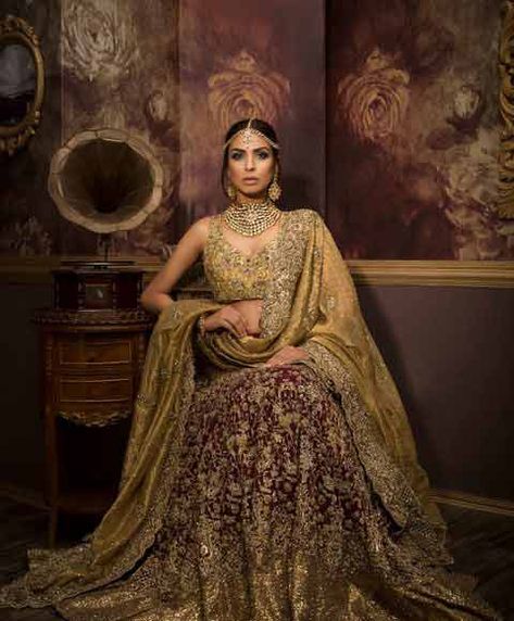 Best design of Pakistani bridal dress in red and golden color combinations 2018 Maroon Bridal Lehenga, Pakistani Bridal Lehenga, Rust Wedding, Bridal Lengha, Pakistani Couture, Bridal Lehenga Collection, Pakistan Fashion, Lehenga Collection, Pakistani Bridal Dresses