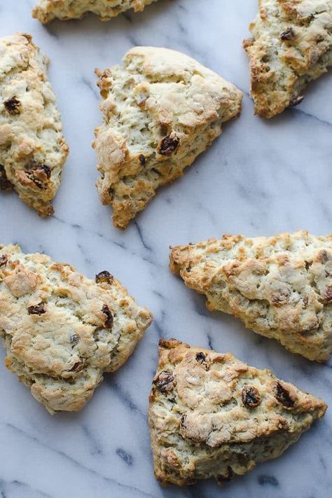 This Gluten Free Scottish Oat Scones recipe is AMAZING! Simply adapts to non-gluten free. These are my family's favorite weekend breakfast! | Gluten Free | Vegetarian | @tasteLUVnourish Oat Scones Recipe, Cream Scones Recipe, Oat Scones, Baking Scones, Vegan Scones, Cranberry Orange Scones, Gluten Free Scones, Orange Scones, Cream Scones