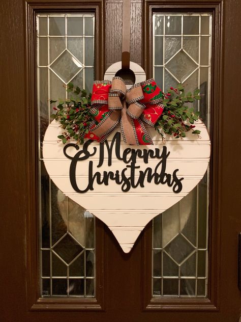 Wooden Ornament Door Hanger, Ornament Door, Wood Front Door, Front Door Christmas Decorations, Wreath Door Hanger, Door Hangers Diy, Christmas Craft Fair, Christmas Front Doors, Merry Christmas Images