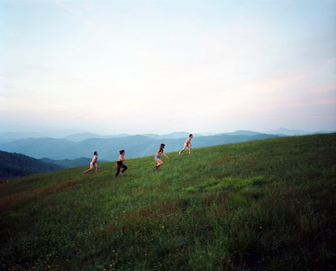 Robert Doisneau, The Grass, Pretty Places, Photography Inspo, In The Mountains, 그림 그리기, Pretty Pictures, Film Photography, Dream Life