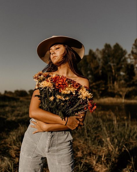 Floral Top Photoshoot Ideas, Cowgirl Flower Photoshoot, Flowers On Chest Photography, Spring Self Portraits, Flowertop Photoshoot Ideas, Flower Chest Photoshoot, Shy Pictures, Flower Shirt Photoshoot, Flower Top Photoshoot