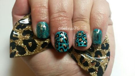 Game Day Nails I did - Jacksonville Jaguars Jaguars Nails, Jaguar Nails Jacksonville, Jacksonville Jaguars Nails, Panthers Nails, Jaguars Football, Football Nails, Animal Print Nails Art, Black Jaguar, Leopard Nails