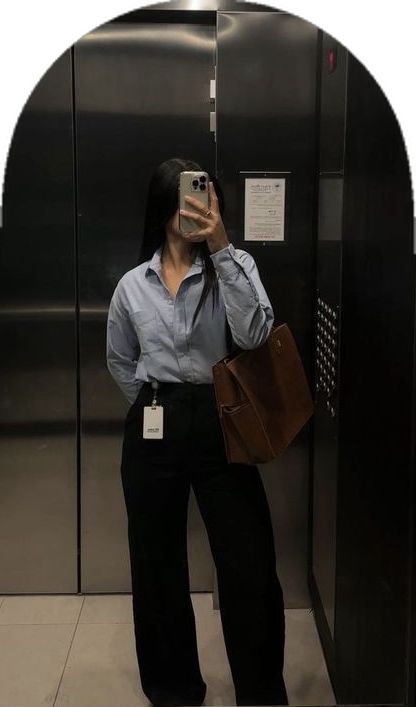 Outfit Ideas For Lawyers, Simple Formal Outfits For Women, Job Girl Aesthetic, Office Fashion Aesthetic, Vision Board Ideas Lawyer, Business Professional Outfits Aesthetic, Vision Board Wardrobe, Professional Outfits Women Aesthetic, Business Lawyer Aesthetic