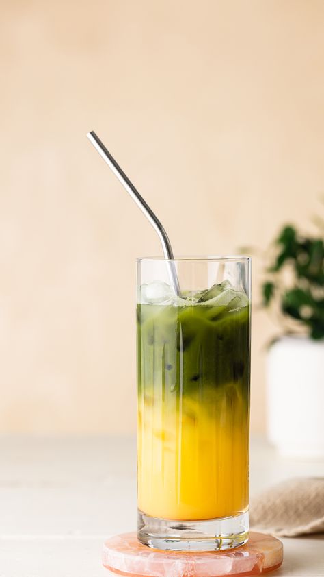 Matcha Sunrise Matcha Orange Juice, Acne Juice, Matcha Juice, Health Juice Recipes, Matcha Mango, Mango Matcha, Holistic Nutrition Recipes, Matcha Drinks, Orange Juice Recipes