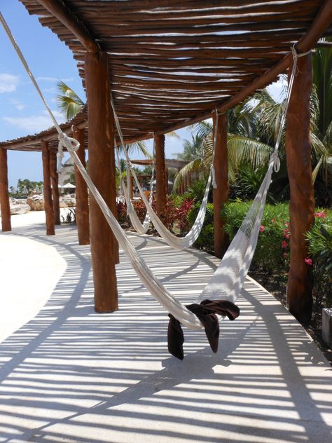 Yes please...our resort entrance to the pool area Pool At The Beach, Beach Entrance Design, Resort Entrance Design, Pool Restaurant, Resort Entrance, Beach House Landscaping Ideas, Beach Restaurant Design, Outdoor Beach Decor, Bamboo House Design