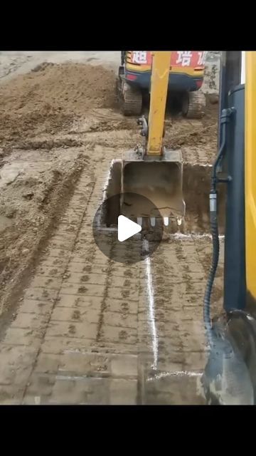 Engineer Construction on Instagram: "Witness the incredible skills of this excavator operator!👷‍♂️👇

Being an excavator operator is not just about running a machine; it’s an art that requires talent, precision, and years of experience. In this video, you’ll see an operator who stands out with his passion and mastery for his work, performing wonders.

This operator manages his machine with great care and skill, executing every movement with perfect precision. Whether working in tight spaces or lifting heavy loads, he delivers an impressive performance in every situation. Such a level of mastery is achievable through years of experience and continuous development. 

As you watch the video, you'll notice how calculated and careful each movement is.These kinds of skills ensure that tasks in Equipment Operator, Heavy Equipment Operator, Heavy Construction Equipment, General Construction, Heavy Machinery, Construction Equipment, Civil Engineering, Heavy Equipment, Engineering