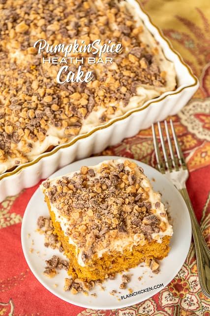 Heath Bar Cake, Cake Mix Pumpkin, Pumpkin Poke Cake, Cake Pumpkin, Heath Bar, Popular Desserts Recipes, Toffee Cake, Bar Cake, Pumpkin Recipes Easy