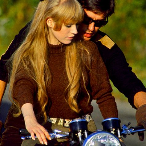 Marianne Faithfull Girl On A Motorcycle, 1960s Hair, 60s Hair, Marianne Faithfull, Anna Karina, Jeanne Damas, Swinging Sixties, Romy Schneider, Custom Bike