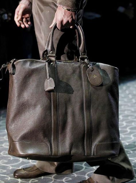 Men's Fall Fashion, Gucci Leather Bag, Gucci Mens, Mens Bags Fashion, Man Bags, Mens Fashion Casual Winter, Fall Bags, Bags Gucci, Mens Travel