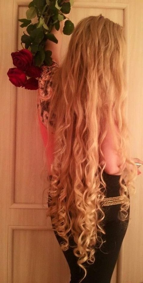 Long Curly Blonde Hair, Curly Blonde Hair, Rapunzel Hair, Long Hair Pictures, Hair Aesthetic, Super Long Hair, Long Blonde, Dye My Hair, Very Long Hair