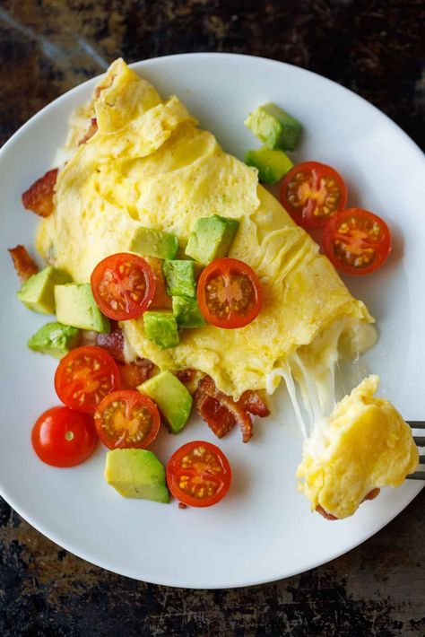 Learn how to make the perfect, tender, and fluffy Omelette. A tried and true method for making the best omelettes and it's so easy. Fluffy Omelette, Best Omelette, Healthy Omelette, Perfect Omelette, Omlet Recipes, Omelette Recipe Easy, Cheese Omelette, Omelette Recipe, Boiled Egg