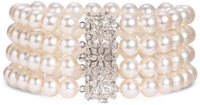 Yeah, in my dreams. Mikimoto Pearls, Pearl Bangle, Pearl And Lace, Clasp Bracelet, Pearl Diamond, Bracelet Clasps, Diamond Bracelets, Tahiti, Pearl Bracelet