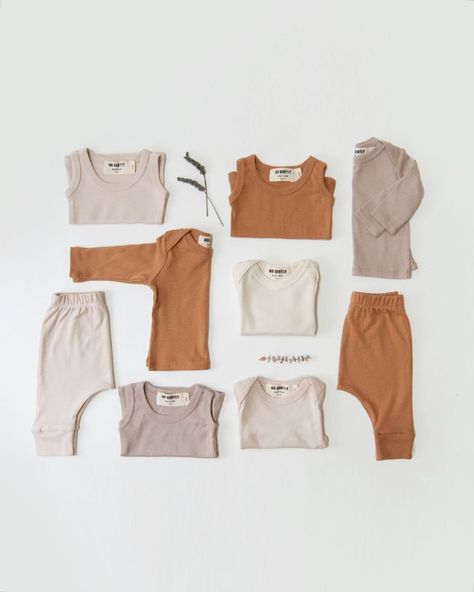 Organic Baby, Kids & Women 🌿 on Instagram: “Happy Friday 🌿 . New Organic Rib Baby Pieces in the shops! Lap Tees, Rib Tanks & Rib Baby Pants 🪴 . Available in 5 colors - flax,…” Pants Photography Ideas, Clothing Flat Lay, Flatlay Clothes, Fashion Composition, Leaf Stitch, Power Fashion, Baby Pjs, Healthy Baby Food, Baby Pattern