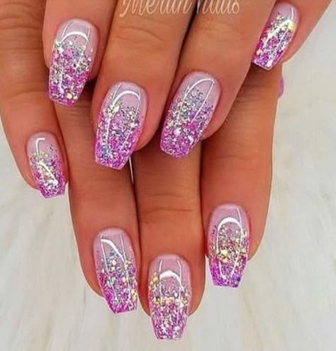 Spring Nails 2024 Trends Dip, Nail Ideas With Glitter Sparkle, Glittery Summer Nails, Sparkly Spring Nails, Sparkly Acrylic Nails Coffin, Pretty Ombre Nails Sparkle, Spring Sparkle Nails, Sparkly Summer Nails, Spring Nails With Glitter