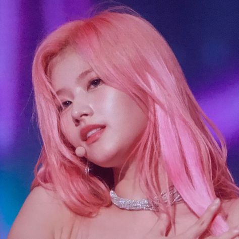 Sana Pink Hair, Sana Pink, Sana Icons, Blackpink Twice, Hair Icon, Sana Momo, Twitter Icon, Twice Sana, Set Me Free