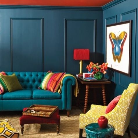 teal, yellow and red, love these colors together! living room colors but not yellow...mustard.  my teal has a little more brown and green in it. Teal Living Rooms, Plafond Design, Colourful Living Room, Bohemian Interior, Sofa Styling, Decoration Inspiration, Blue Walls, Design Living, A Living Room