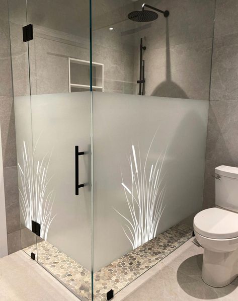 Transform your interior decoration with our exquisite frosted glass film featuring beautiful designs.  This translucent privacy screen is suitable for indoor use in various settings, such as bathrooms, offices, and apartments.  Our product boasts excellent quality and mimics the appearance of etched or sandblasted glass.  The decorative motifs are stunning and long-lasting. Ideal for all types of windows and glass surfaces, this unique and elegant privacy screen is optimal privacy and natural li Frosted Glass Shower Door, Shower Privacy, Flowers Silhouette, Bathroom Glass Door, Frosted Glass Design, Frosted Window, Privacy Window Film, Frosted Window Film, Full Bathroom Remodel