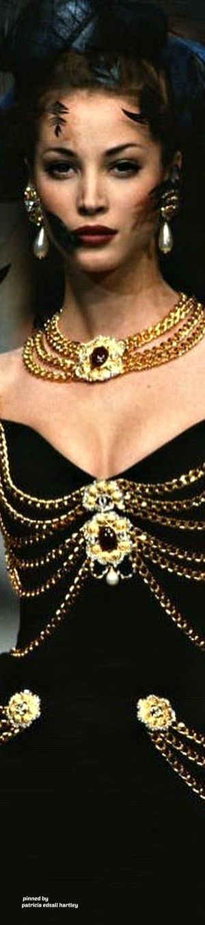 It's All About Chanel Gold Runway Dress, Gold Runway, Black And Gold Dress, Chanel Runway, Dress Chanel, Chain Dress, Chanel Couture, Cheap Womens Clothing, Fashion Images