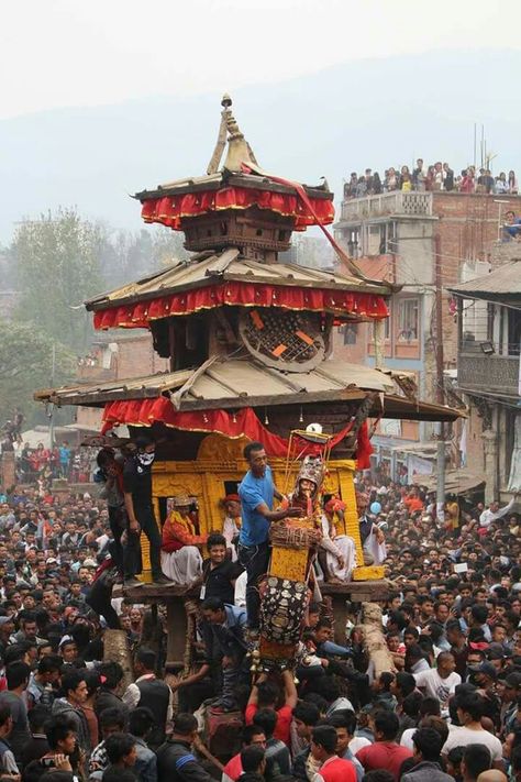 Bisket jatra, Bhaktapur, Nepal Nepali Village, Nepali Art, Nepal Tourism, Nepali Culture, Bhaktapur Nepal, Nepal People, Nepal Culture, Vietnam Backpacking, Backpacking India