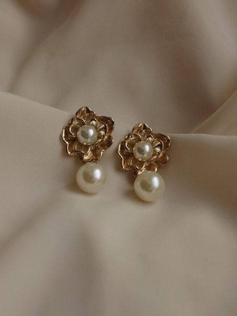 Gabi The Label, Small Earrings Gold, Corset Dresses, Aesthetic Earrings, Earrings With Pearls, Accessory Inspo, Diamond Earrings Design, Pearl Accessories, Clean Aesthetic