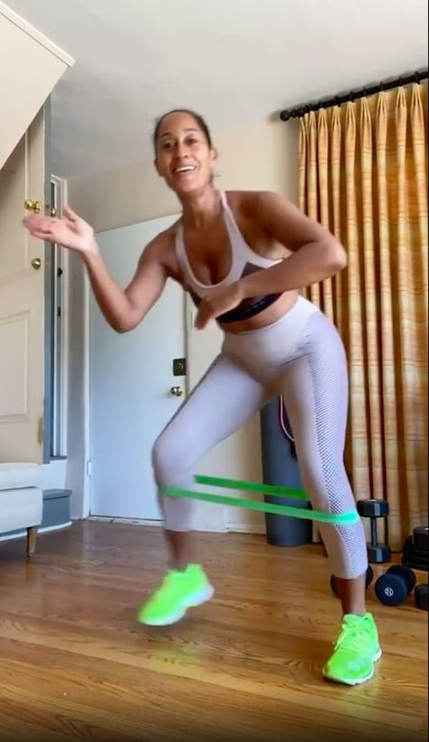 Tracee Ellis Ross Shares Her At-Home Workout on Instagram Tracee Ellis Ross Style, Tracee Ellis Ross Fashion, Ellis Ross, Kettle Bell, Health Fitness Nutrition, Tracee Ellis Ross, Popsugar Fitness, Sneaker Style, Kettlebell Workout