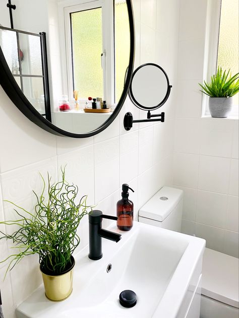 Magnifying Mirror In Bathroom, Hanging Bathroom Mirror, White Modern Bathroom, Black Mirrors, Bathroom Stuff, Small Space Bathroom, Organization Station, Bedroom Interior Design Luxury, Shaving Mirror