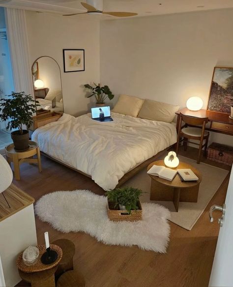 Apartment Bedroom Aesthetic Minimalist, New York Aesthetic Interior Design, Normcore Bedroom, Natural Room Inspiration, 1 Bed 1 Bath Apartment Ideas, Wood And White Room, Bedroom Rug Aesthetic, White And Dark Wood Bedroom, Room Decor Ideas Small Bedroom