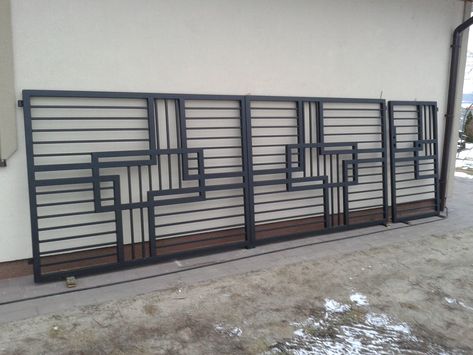 Modern Steel Gate Design, درابزين السلم, Pintu Interior, Home Window Grill Design, Window Grill Design Modern, Home Gate Design, Gate Designs Modern, Staircase Railing Design, Gates Design