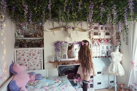 FB: Belle Delphine Disney Rooms Aesthetic, Belle Delphine Aesthetic, Kawaii Forest, Leaf Ceiling, Fairycore Room, Forest Bedroom, Forest Room, Belle Delphine, Fairy Bedroom