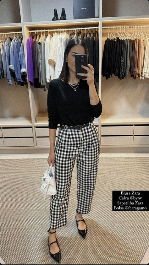 Dot Pants Outfit, Polka Dot Pants Outfit, Easy Chic, Polka Dot Pants, Office Casual, Casual Style Outfits, Office Outfits, Work Outfits, Moda Fashion