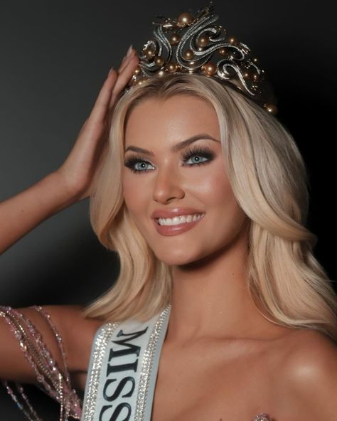 The world's most recognised beauty pageant, Miss Universe 2024, has its winner as Victoria Kjaer Theilvig. Along with her win, Victoria Kjaer Theilvig made history for Denmark, as it's the first-ever victory of the country in the 73rd year of the beauty pageant. #victoriakjaer #victoriakjærtheilvig #missuniverse #missuniverse2024 #denamrk #missdenmark #pageantqueen #pageant #beauty #beautypageant Aspiring Lawyer, Alyssa Campanella, Rachel Smith, Beauty Entrepreneur, France Aesthetic, Dance Instructor, Mental Health Advocate, Miss Usa, Miss Universe