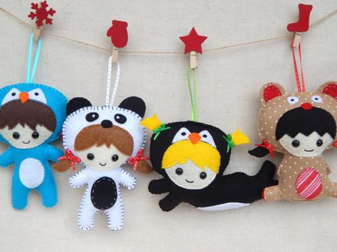 Baby animal plush felt ornaments Kawaii Containers, Plushie Diy, Felt Plushies, Christmas Addition, Penguin Baby, Pig Tails, Felt Ideas, Christmas Felt, Better Body